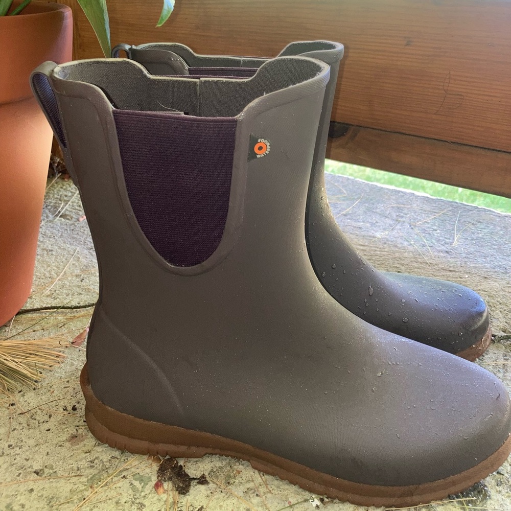 Bogs light purple rain boots
